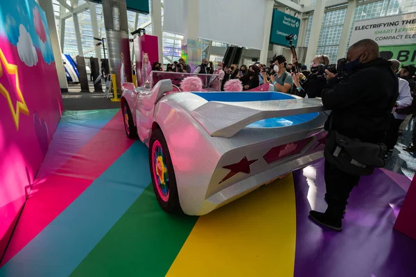 Λος Άντζελες Ηπα Νοεμβρίου 2021 Barbie Extra Car Showcased Auto — Φωτογραφία Αρχείου