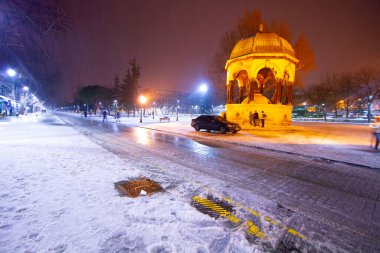Mavi Cami Gecesi ve Karlı