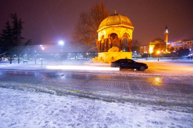 Mavi Cami Gecesi ve Karlı