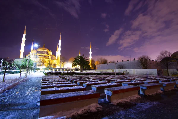 Mesquita Azul Noite Nevado — Fotografia de Stock