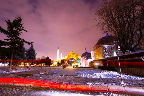 Noche Mezquita Azul Nevado —  Fotos de Stock