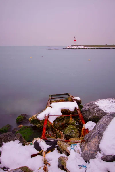İle, İstanbul 'un en güzel kıyı kentlerinden biridir..