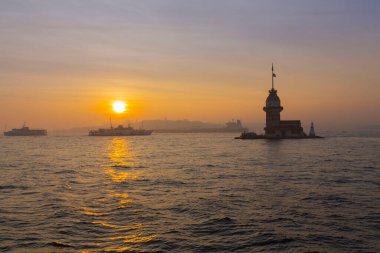 Bakire Kulesi dünyanın en çok fotoğraflanan yapısıdır. Uzun pozlama tekniğiyle fotoğraflanmıştır..