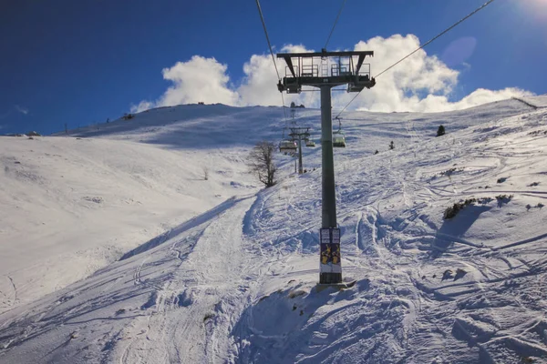 Κόσμος Κάνει Σκι Στο Βουνό Ουλούνταγκ Uludag Mountain Είναι Χιονοδρομικό — Φωτογραφία Αρχείου