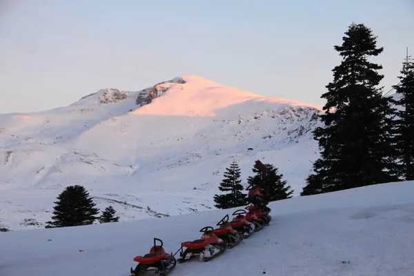 Pessoas Esquiar Montanha Uludag Uludag Mountain Uma Estância Esqui Turquia — Fotografia de Stock