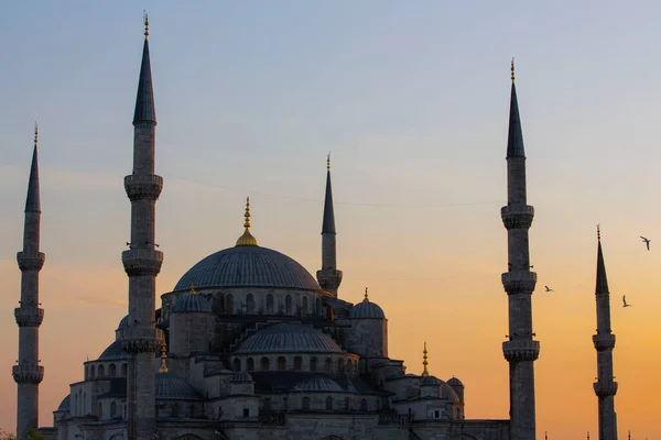 蓝色清真寺 清真寺耶希尔 博斯普鲁斯海峡和亚洲侧面天际线 伊斯坦布尔 土耳其 — 图库照片