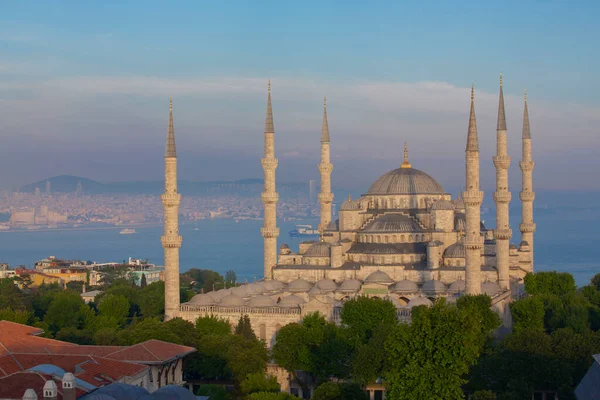 Mavi Camii (Sultanahmet Camii), Boğaziçi ve Anadolu Yakası manzarası, Istanbul, Türkiye