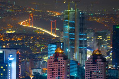 İstanbul ve Türkiye 'de hava gece panoramik iş manzarası