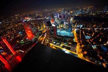 İstanbul ve Türkiye 'de hava gece panoramik iş manzarası
