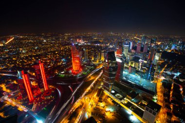 İstanbul ve Türkiye 'de hava gece panoramik iş manzarası