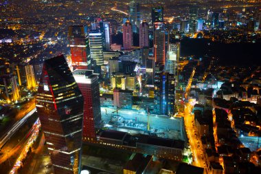 İstanbul ve Türkiye 'de hava gece panoramik iş manzarası