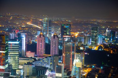 İstanbul ve Türkiye 'de hava gece panoramik iş manzarası