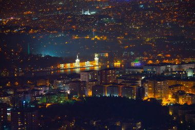 İstanbul ve Türkiye 'de hava gece panoramik iş manzarası