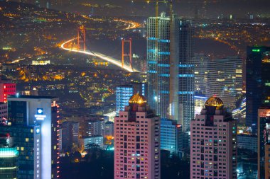 İstanbul ve Türkiye 'de hava gece panoramik iş manzarası