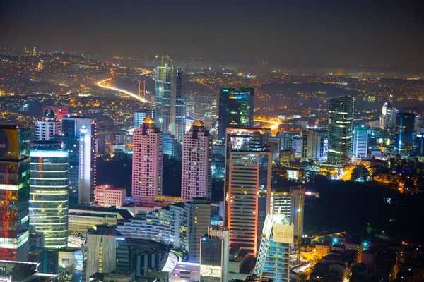 İstanbul ve Türkiye 'de hava gece panoramik iş manzarası