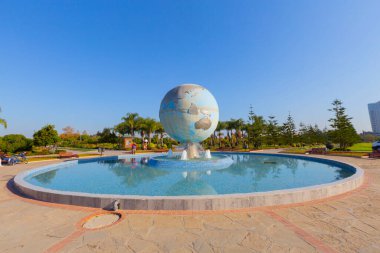Gün batımında Taş Köprü ve Sabancı Camii - Adana, Türkiye