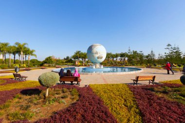 Gün batımında Taş Köprü ve Sabancı Camii - Adana, Türkiye