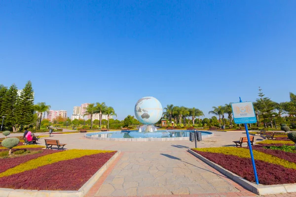 Gün batımında Taş Köprü ve Sabancı Camii - Adana, Türkiye