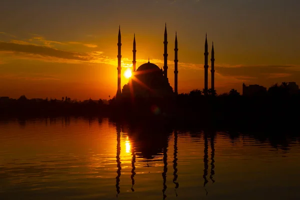 Кам Яний Міст Мечеть Сабанці Заході Сонця Адана Туреччина — стокове фото