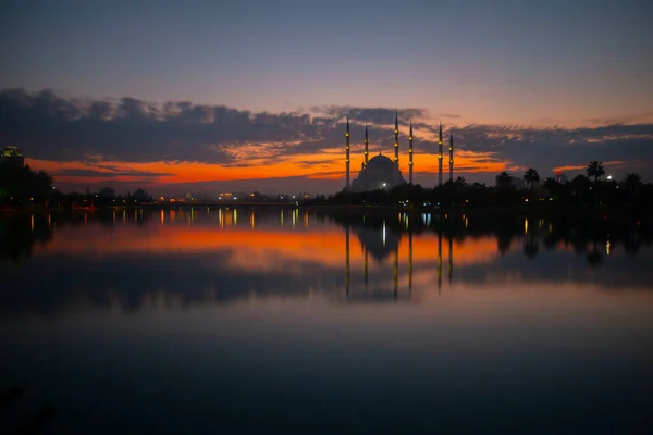 Кам Яний Міст Мечеть Сабанці Заході Сонця Адана Туреччина — стокове фото