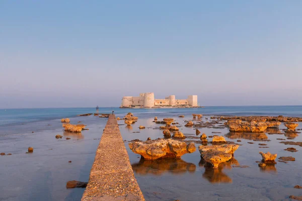 Bakirenin Şatosu (Kiz Kalesi) Mersin Türkiye