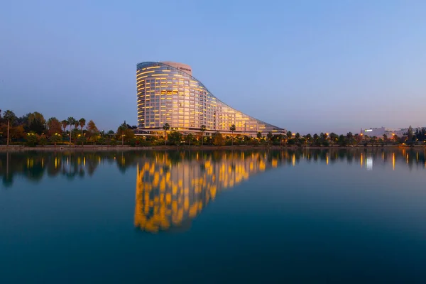 Río Seyhan Reflexión Estética Del Edificio Adana Turquía — Foto de Stock