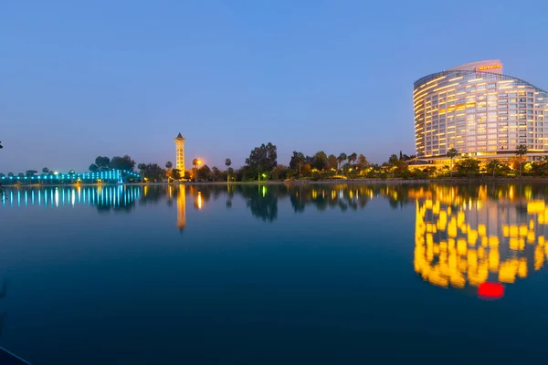 Río Seyhan Reflexión Estética Del Edificio Adana Turquía — Foto de Stock