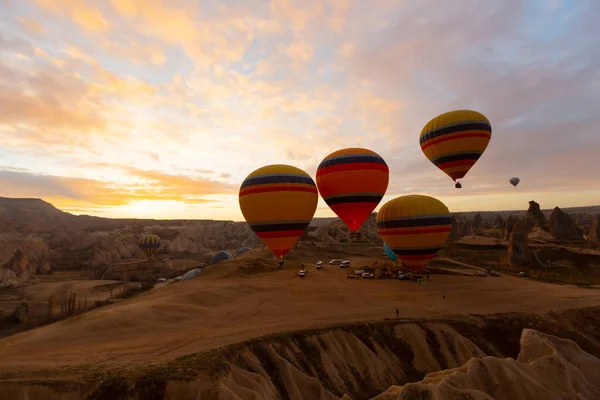 Coloridos Globos Aire Caliente Antes Del Lanzamiento Parque Nacional Goreme —  Fotos de Stock