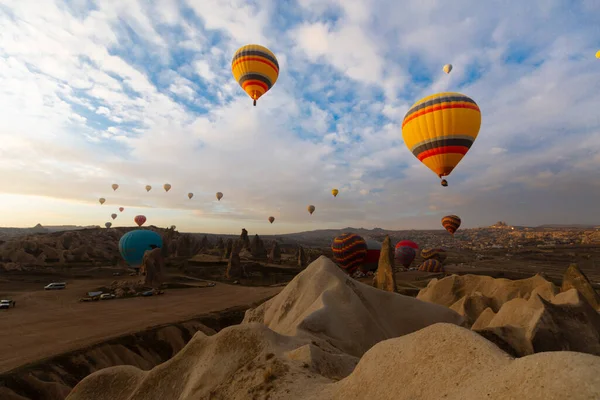 Coloridos Globos Aire Caliente Antes Del Lanzamiento Parque Nacional Goreme —  Fotos de Stock