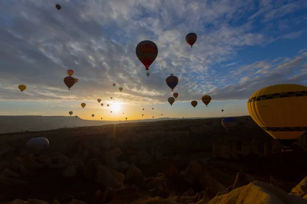 Kolorowe Balony Przed Startem Parku Narodowego Göreme Kapadocja Turcja — Zdjęcie stockowe