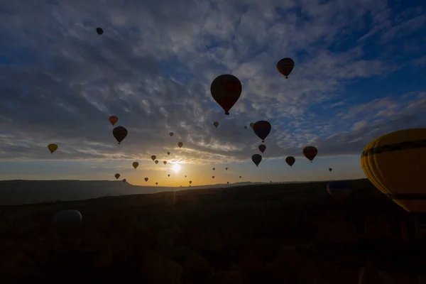 Coloridos Globos Aire Caliente Antes Del Lanzamiento Parque Nacional Goreme —  Fotos de Stock