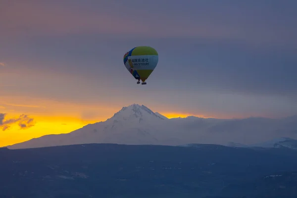 Atrakcję Turystyczną Kapadocji Lot Balonem Cappadocia Jest Znana Całym Świecie — Zdjęcie stockowe