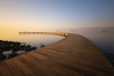 Sekapark, İzmit, Kocaeli. Deniz kıyısındaki güzel doğal park. Türkiye 'de gün batımı deniz manzarası.