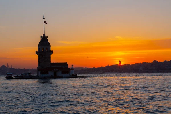 Fiery Sunset Bosphorus Famous Maiden Tower Kiz Kulesi Also Known — Foto de Stock