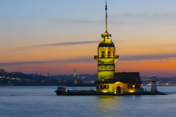 Fiery Sunset Bosphorus Famous Maiden Tower Kiz Kulesi Also Known — Foto de Stock