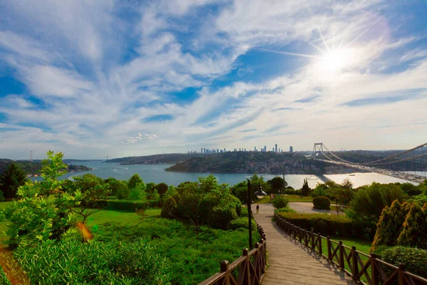 Vista Del Puente Fatih Sultan Mehmet Desde Parque Otagtepe Estambul — Foto de Stock