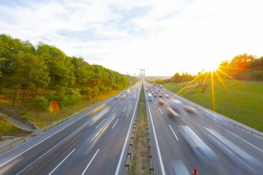 15 Temmuz Şehitler Köprüsü (Türkçe: 15 Temmuz Sehitler Koprusu) İstanbul 'daki İstanbul Boğazı, Türkiye' nin panoramik manzaralı. İstanbul 'da trafik