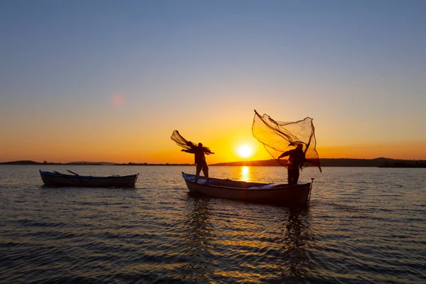 Sjöfiskare Vid Solnedgången — Stockfoto