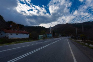Türkiye 'nin Kastamonu kentindeki Kure Dağları' nın yamaçlarındaki manzara güzel sonbahar doğası