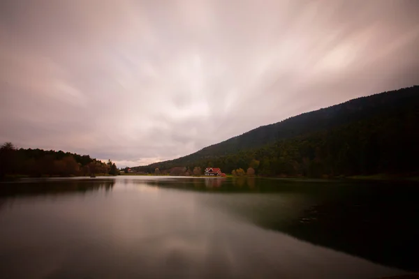 Národní Park Golcuk Bolu Turecko Podzimní Dřevěný Dům Jezera Lese — Stock fotografie