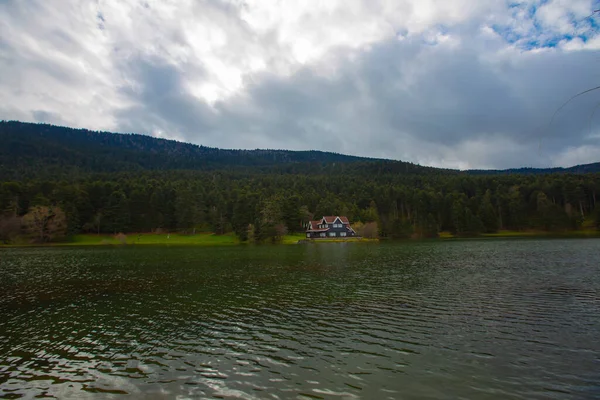 Golcuk National Park Bolu Turkey Autumn Wooden Lake House Forest — стокове фото