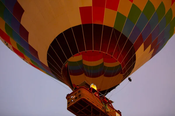 Kleurrijke Hete Lucht Ballonnen Voor Lancering Goreme Nationaal Park Cappadocië — Stockfoto