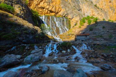 Kapuzbasi 'nin inanılmaz şelalesi - Kayseri, Türkiye