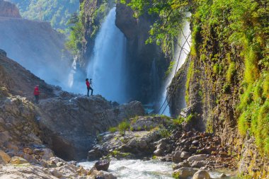 Kapuzbasi şelalesi dünyanın en yüksek ikinci şelalesidir ve Anadolu 'da saklanan en güzel doğa yeridir..
