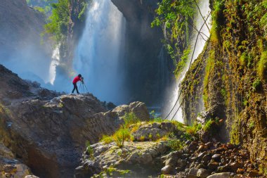 Kapuzbasi şelalesi dünyanın en yüksek ikinci şelalesidir ve Anadolu 'da saklanan en güzel doğa yeridir..