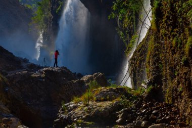 Kapuzbasi şelalesi dünyanın en yüksek ikinci şelalesidir ve Anadolu 'da saklanan en güzel doğa yeridir..