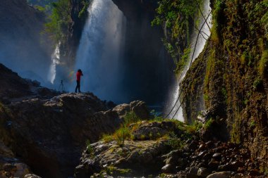 Kapuzbasi şelalesi dünyanın en yüksek ikinci şelalesidir ve Anadolu 'da saklanan en güzel doğa yeridir..