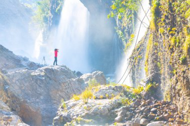 Kapuzbasi şelalesi dünyanın en yüksek ikinci şelalesidir ve Anadolu 'da saklanan en güzel doğa yeridir..