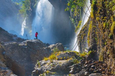 Kapuzbasi şelalesi dünyanın en yüksek ikinci şelalesidir ve Anadolu 'da saklanan en güzel doğa yeridir..