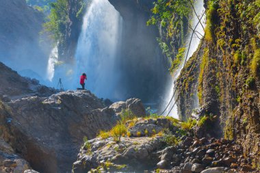 Kapuzbasi şelalesi dünyanın en yüksek ikinci şelalesidir ve Anadolu 'da saklanan en güzel doğa yeridir..